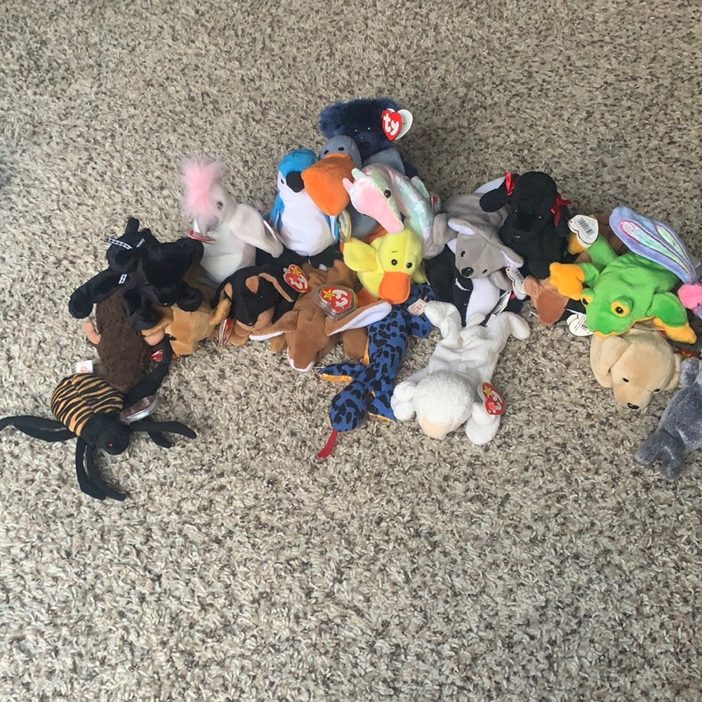 22 TY Beanie Babies Stuffed Animals/ Toys